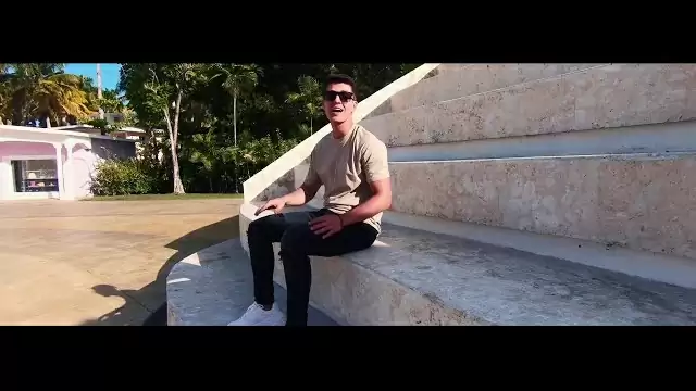 MOMENT - Patrzysz tak niewinnie ( Zapowiedź )