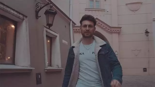 Pozytywnie albo Wcale - Ściana