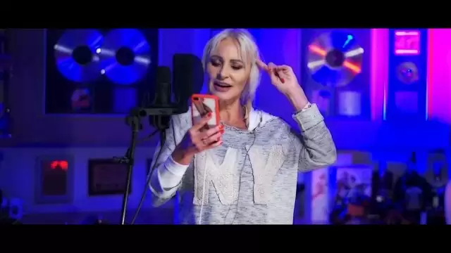 Elwira Mejk #Hot16Challenge2