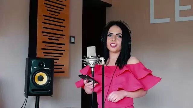 FOLK LADY #Hot16Challenge2