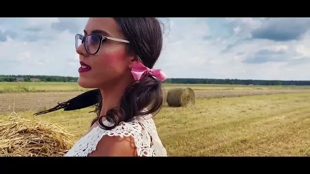 MR SEBII feat Dj CandyNoize - Chodź na siano