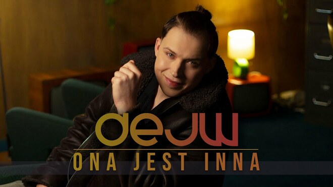 DEJW - Ona jest inna