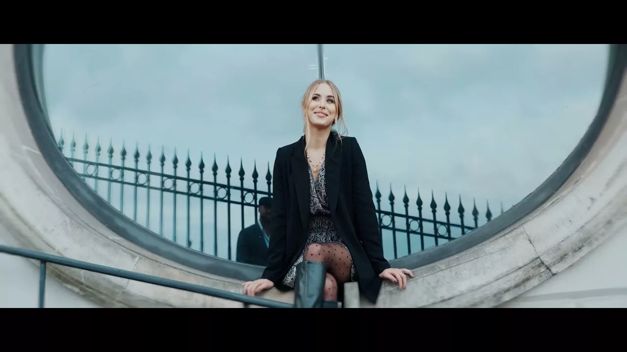 DOX - Nie jesteś sama