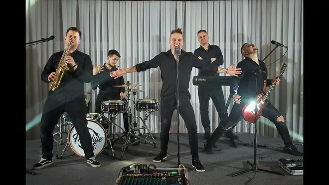 Freestyle - Mniej Niż Zero