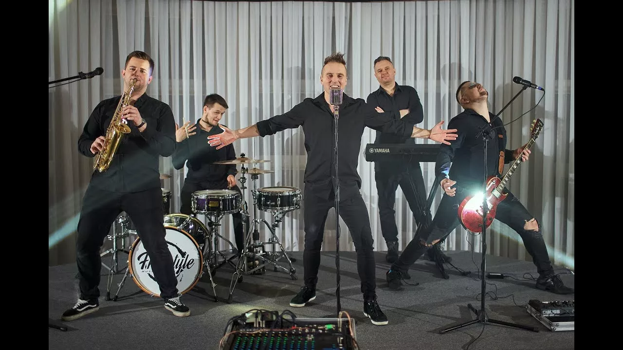 Freestyle - Mniej Niż Zero