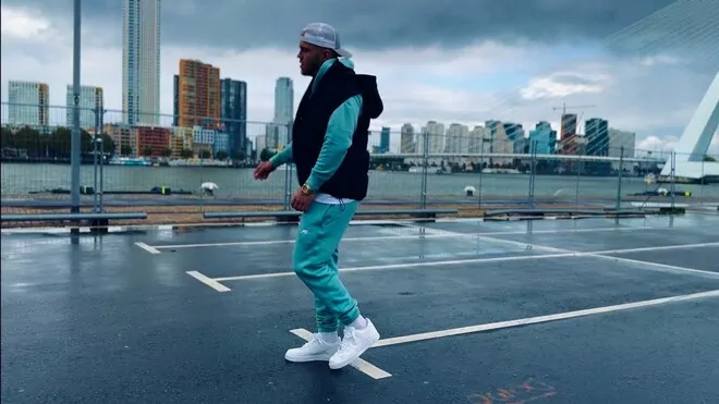 Kacper Pluta - Unoszę się