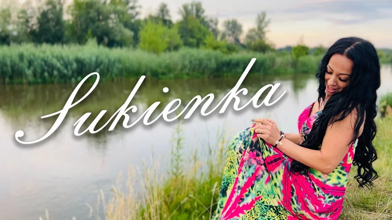 KarMa & Komorosiu - Sukienka