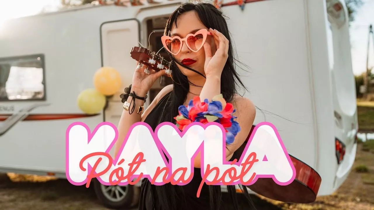 Kayla - Pół na pół