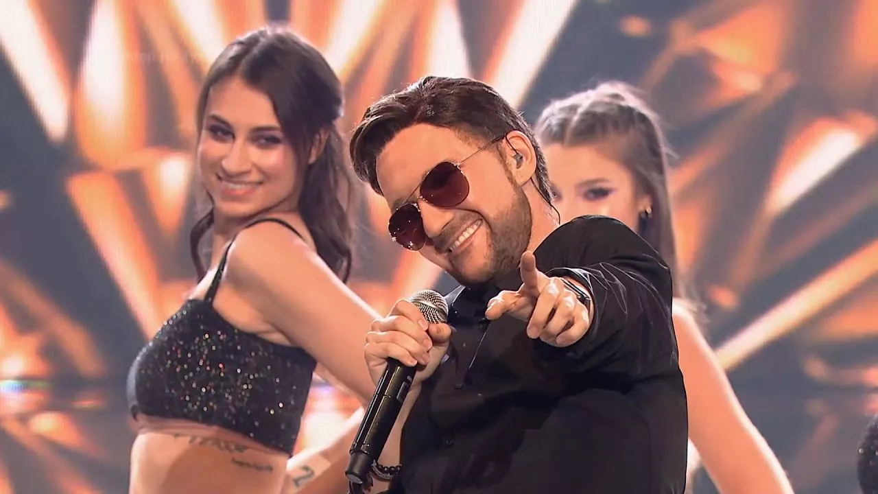 Klara Williams jako Karol Zawrotniak - Twoja Twarz Brzmi Znajomo