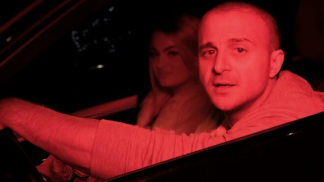 Konstanty Drążek - Czarne Porsche bukiet róż