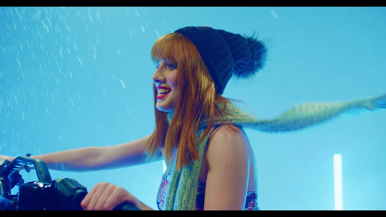 Long & Junior - Helenka 21 (Trailer)