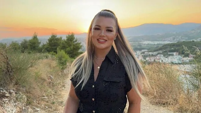 Mirella Puchowska - Airplane Mode