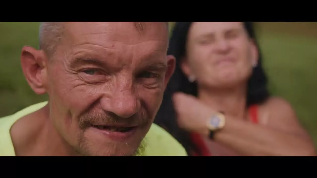 Młode Wilki feat. BANDZIOREK - BĘDZIESZ MOJA