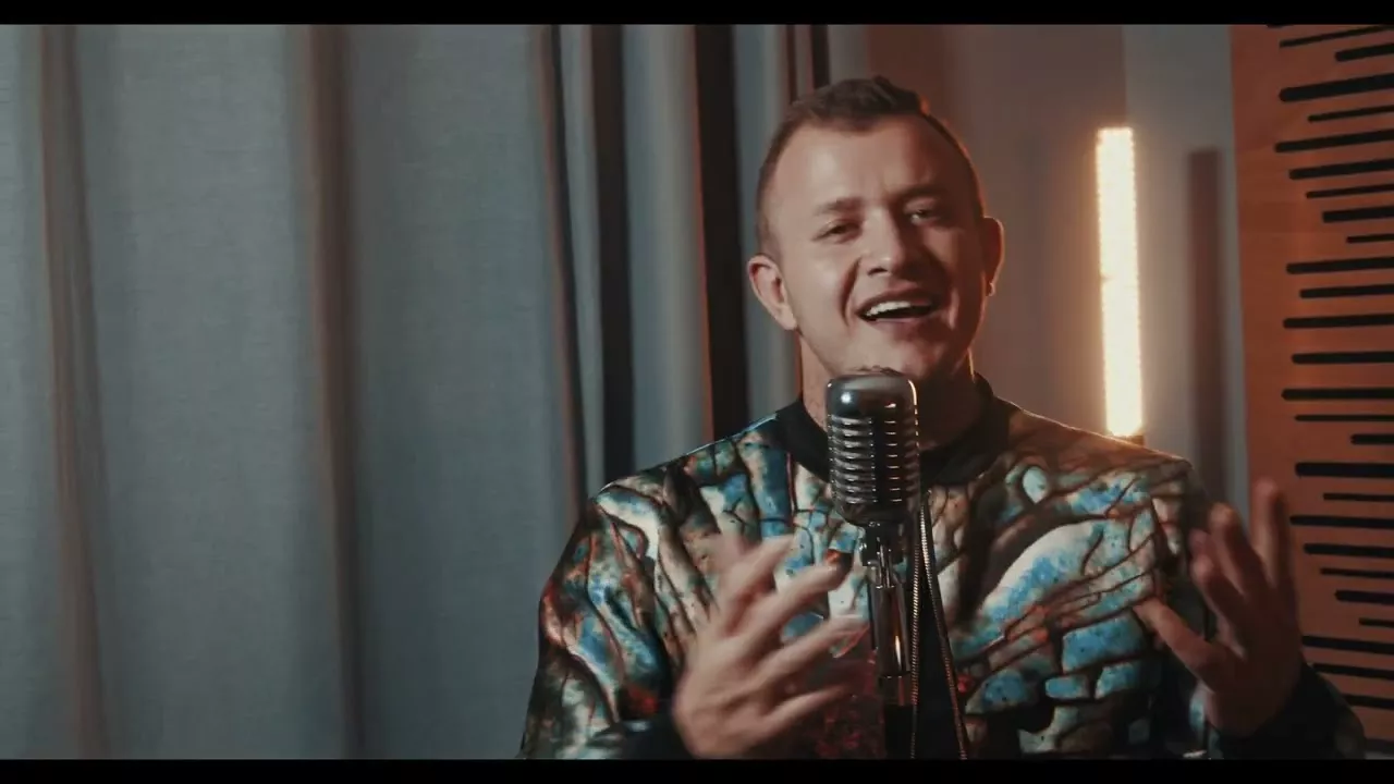 Piękni i Młodzi Dawid Narożny - Prześliczna Wiolonczelistka