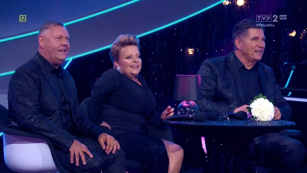 POWER PLAY - O Karolino