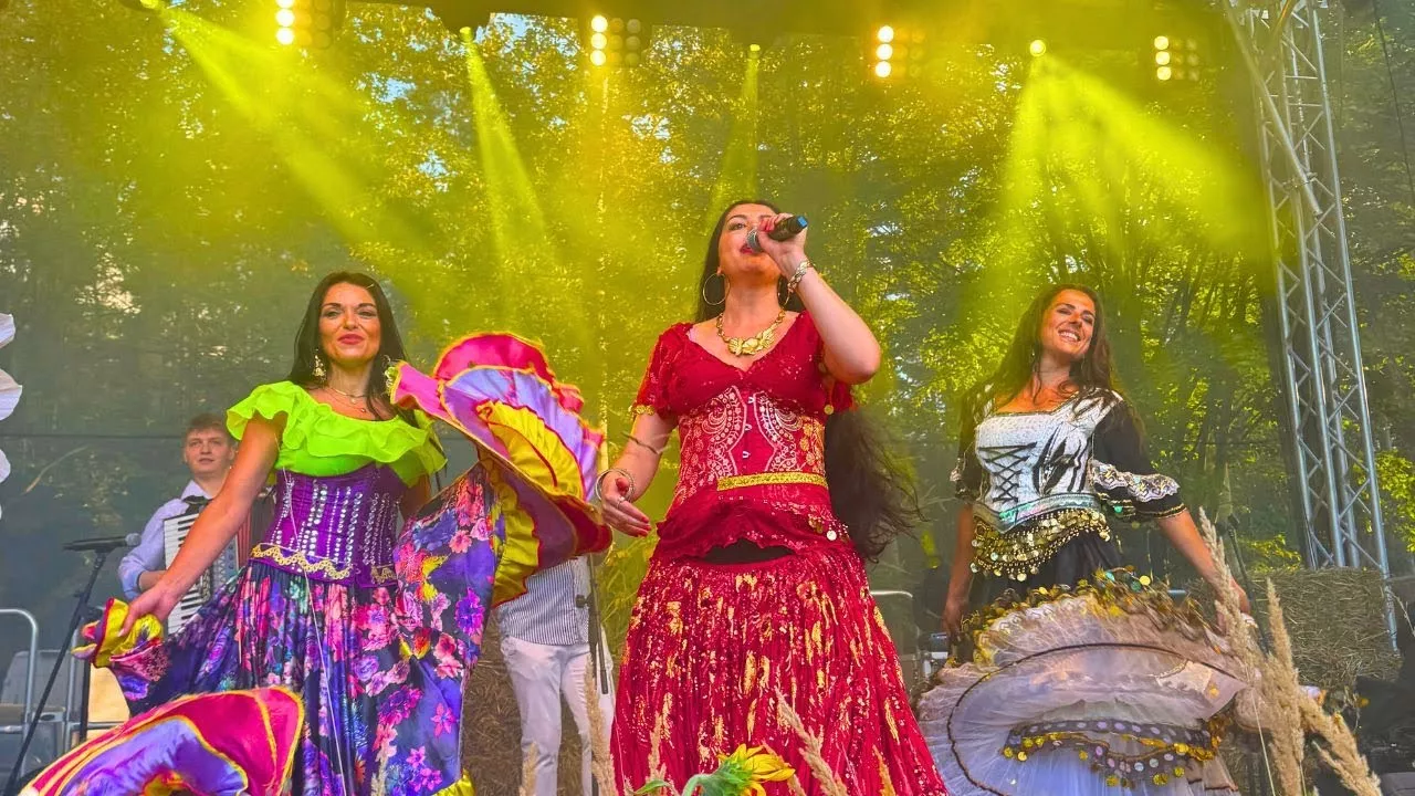 Raisa & Zespół Cygański Duj Duj - Gypsy Queen | Disco Latino