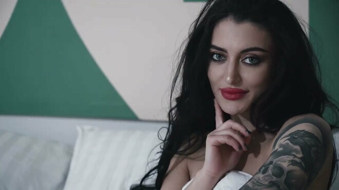 Shovel - Niebo Patrzy na Nią