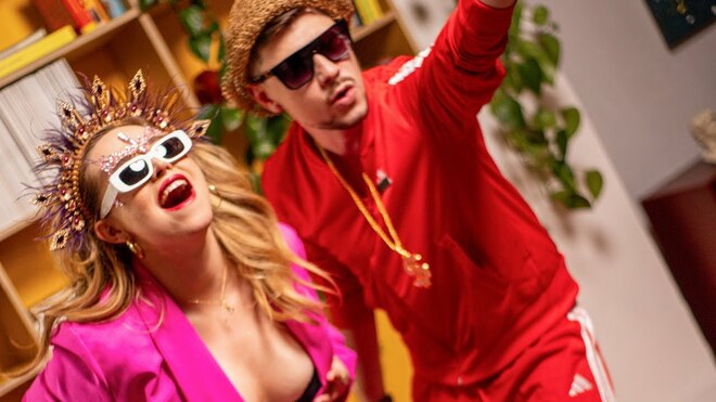 Świr i Królowa - CHŁOPAKI NIE PŁACZĄ