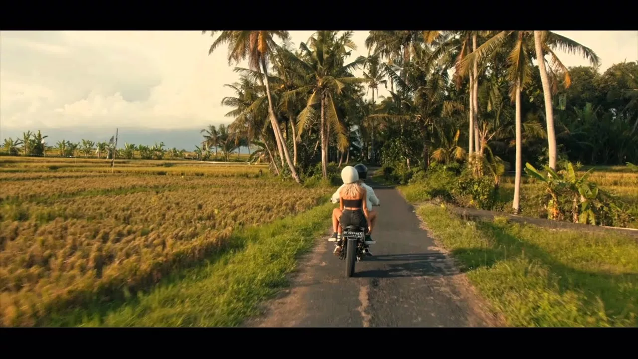 SYLWIA WÓJCIK - Miłość drzemie w nas (CLUB REMIX)