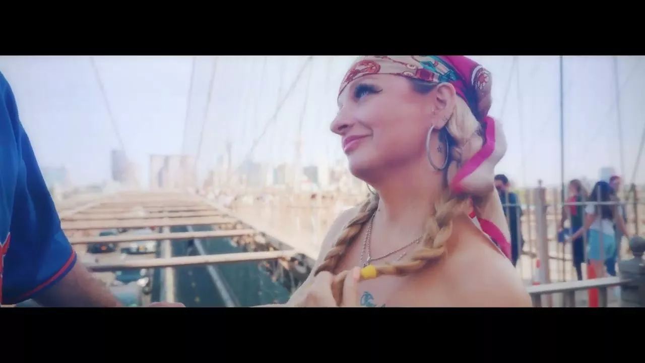 WENIU - Piękna Nieznajoma