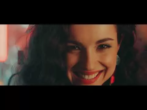 Zabójczo Piękna - Lovelas