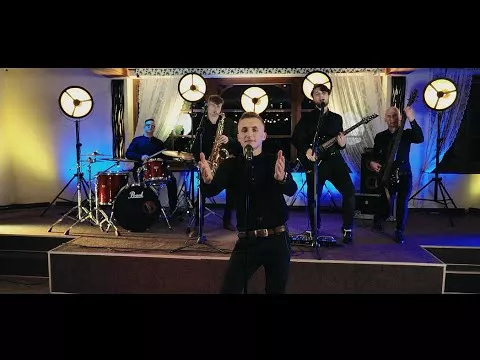 ZESPÓŁ AMORE - Bukiet róż