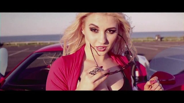 BLUE EYES - TE BURSZTYNOWE OCZY