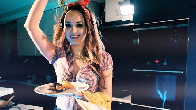 Hello - Piosenka o dziewczynie (Trailer)