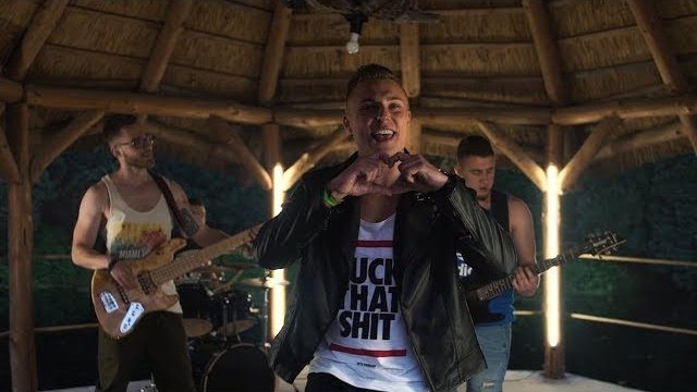 Bezdwóchzdań - LOL