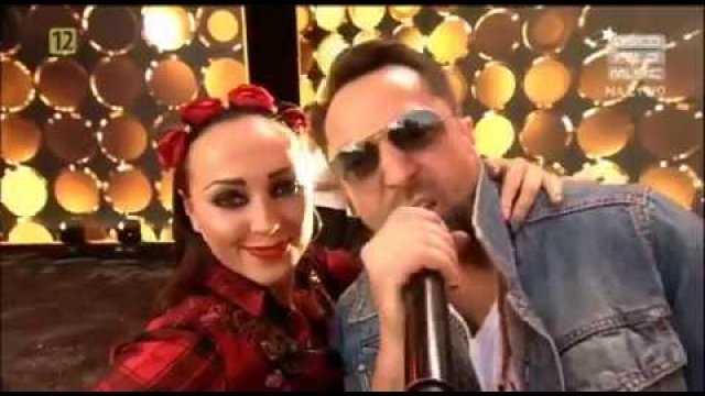 Boys - Kwiaty we włosach