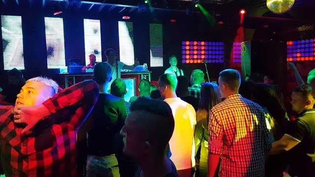 Dejw - Uno momento (Live - Mielno 2018)