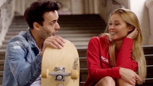 Red Queen - Za szybko Tobie się oddałam