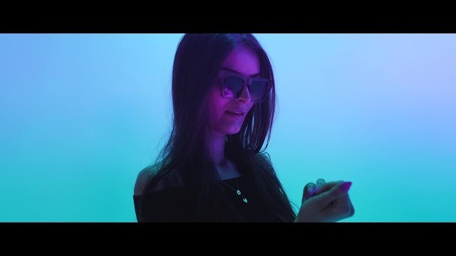 REDOX - Dziewczyna ma 