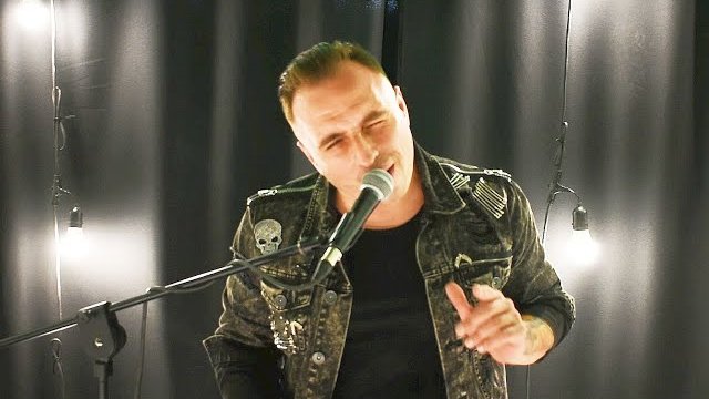 CZADOMAN - Ruda tańczy jak szalona  (Acoustic Live Video)