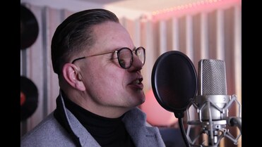 DARIUSZ DRESS - WYCZARUJĘ