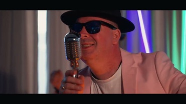 EXQLUSIV - Szalona Młoda